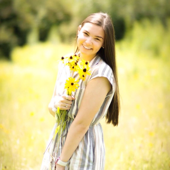 Meet your Posher, Trinity - Picture 1 of 1